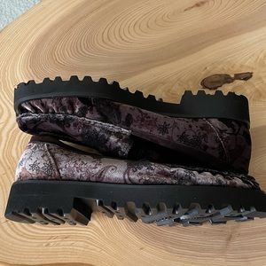 RON WHITE ‘Rita Geisha’ style vintage print velvet slip on loafer